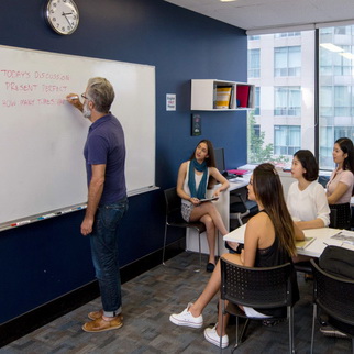 เรียนซัมเมอร์ต่างประเทศ English course at ILAC Canada-class เรียนซัมเมอร์ต่างประเทศ English course at International Language Academy of Canada ILAC Canada